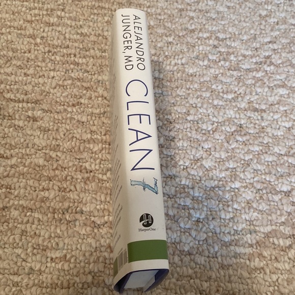 CLEAN 7 book - One-week breakthrough detox program - by Alejandro Junger - Picture 6 of 6